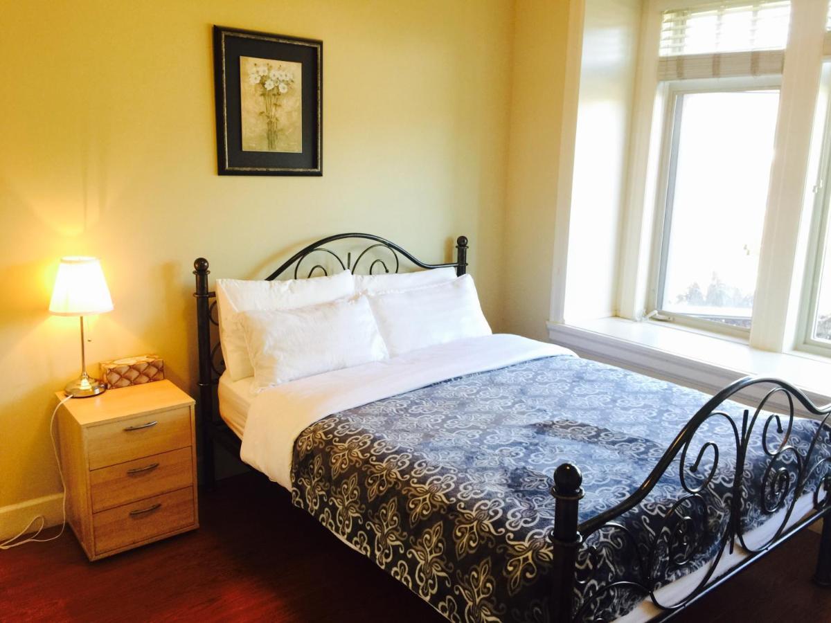 Imperial House Bed and Breakfast Burnaby Exteriör bild